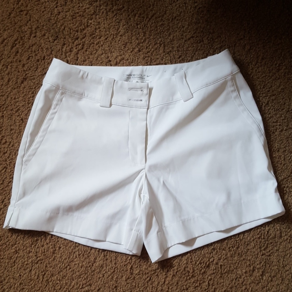 MUST GO!! Nike golf shorts